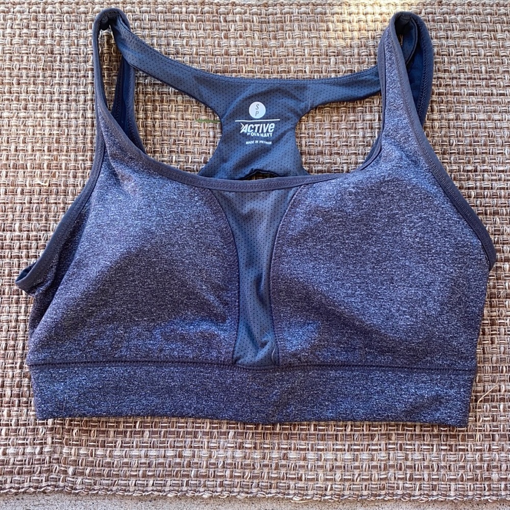 NWOT.  Old navy sports bra